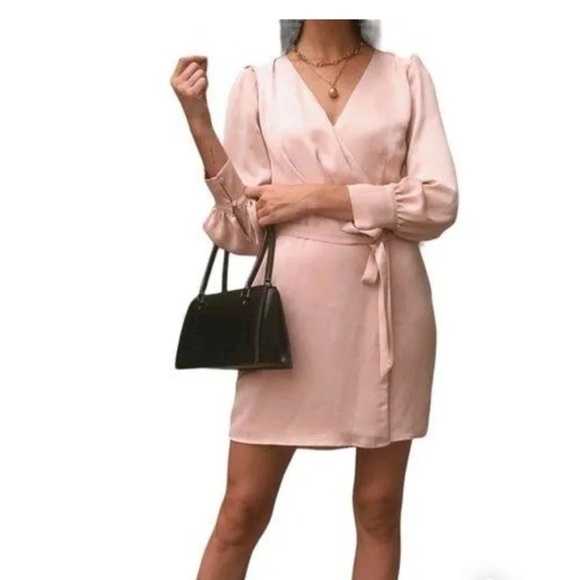Adelyn Rae Abby Faux Wrap V-neck Mini Dress Long Sleeve
Pink Satin Size M Nwt - Picture 1 of 3